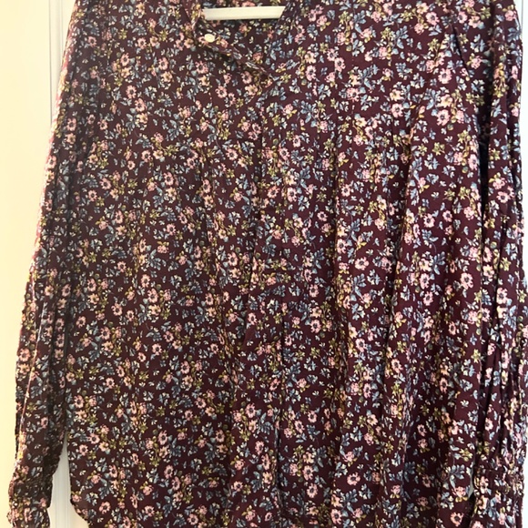 Button down - Picture 2 of 2